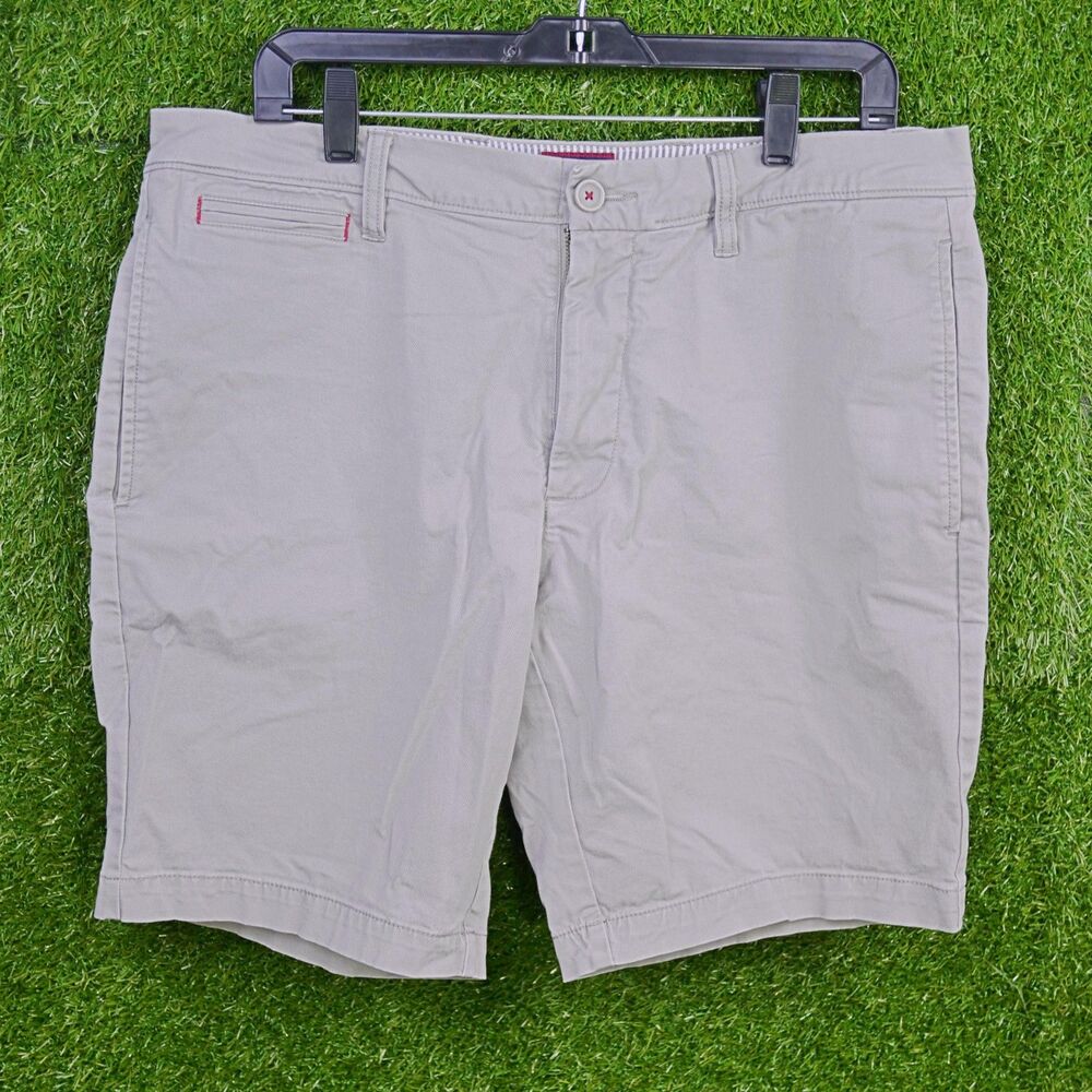 UNTUCKit Gray Chino Shorts - 9" inseam - Men's Size 34